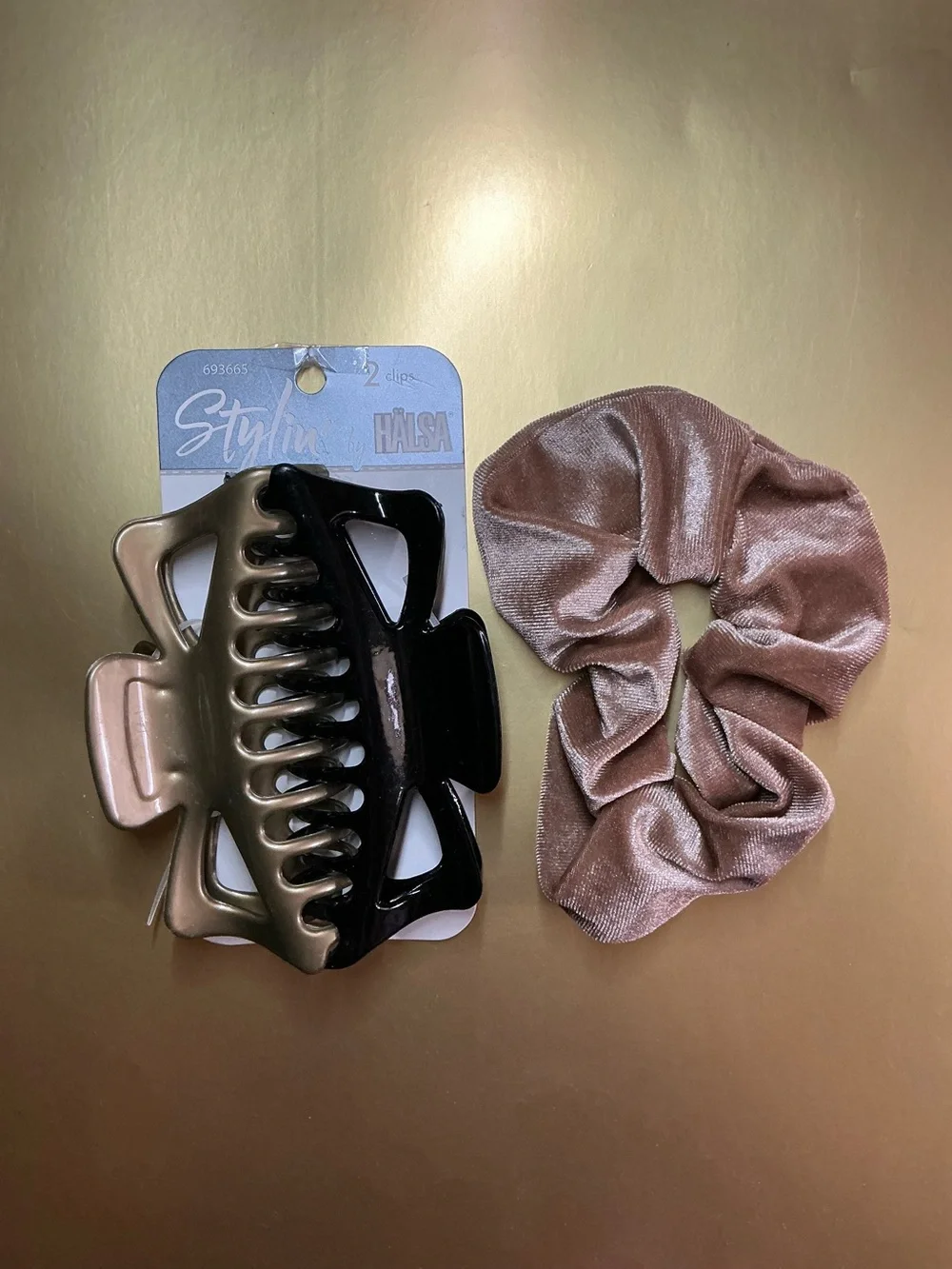 Styling Gole Colors Stylin Clips and Scrunchie